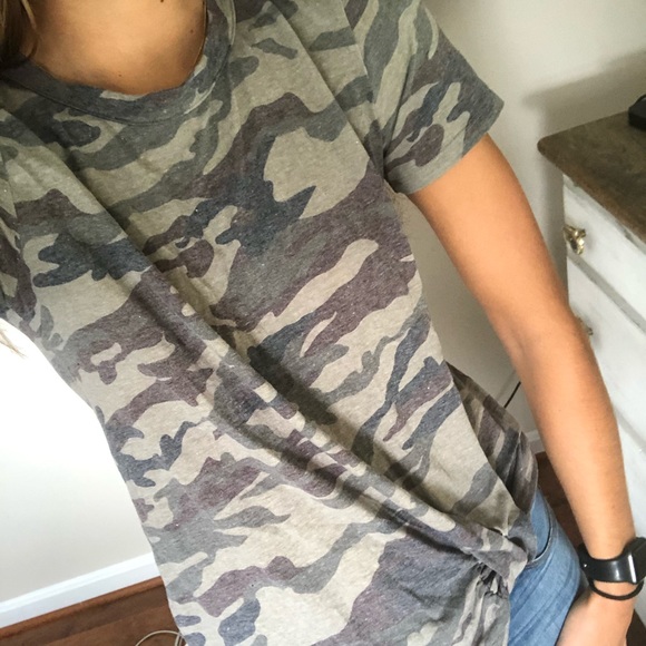 Camp knot short sleeve FOREVER 21! - Picture 2 of 2